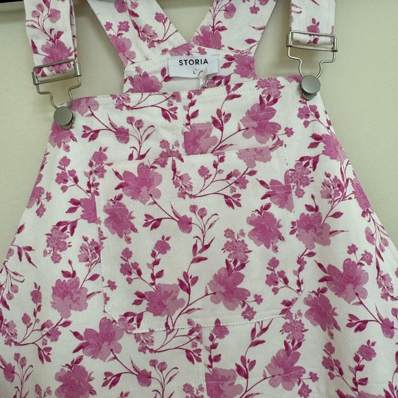 White and pink floral overalls - Picture 3 of 4